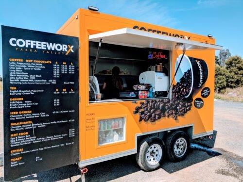 Advantages and disadvantages of owning a food truck